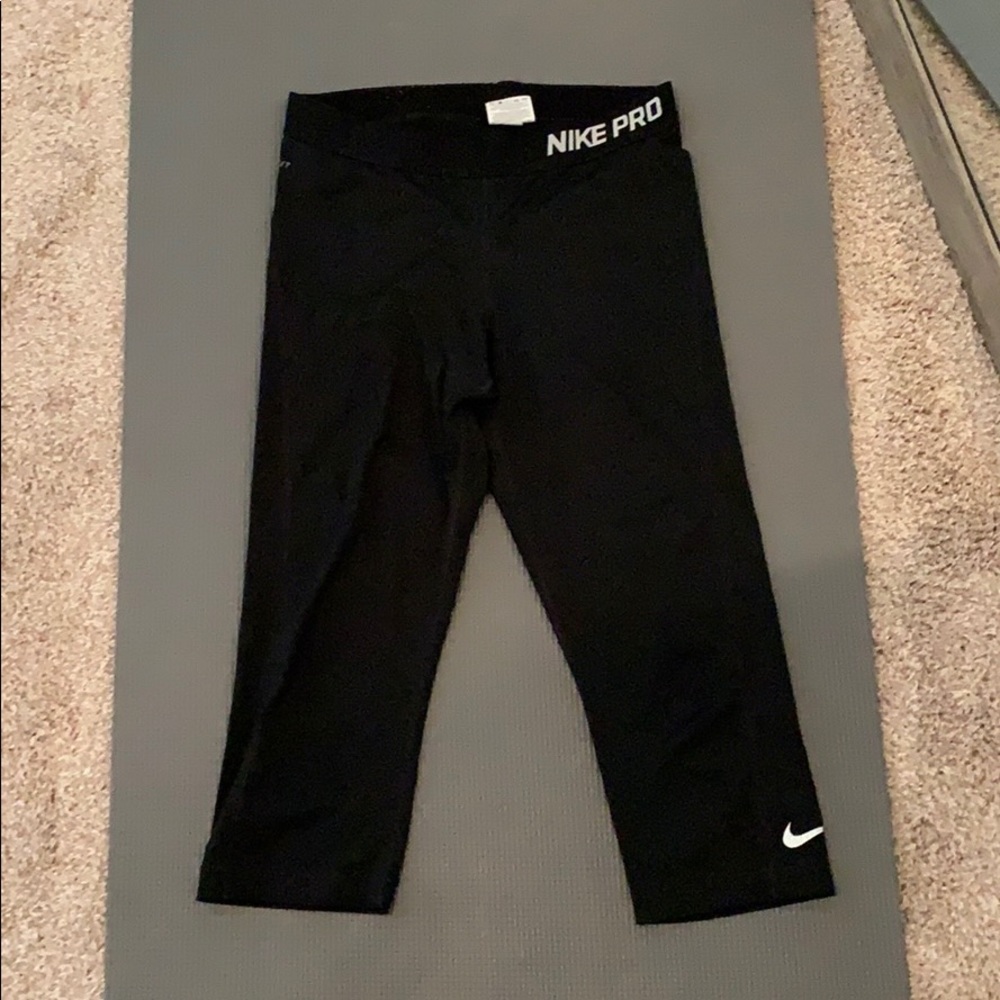 Nike Pro crop leggings